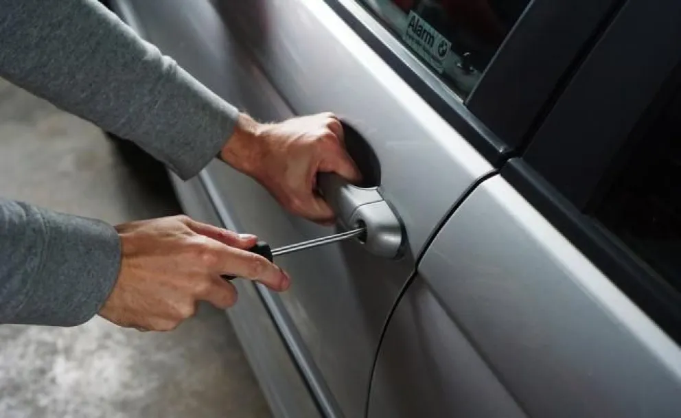 Detienen a un hombre por el robo de un auto, el gps lo delató