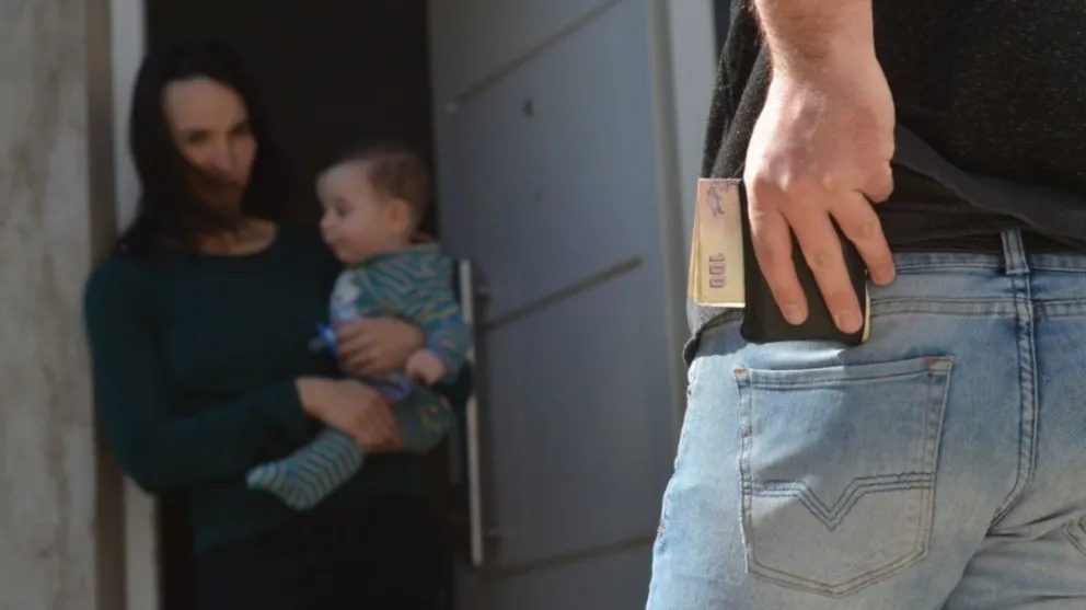 Escracharon a los rionegrinos que no pagan la cuota alimentaria de sus hijos: 86 son roquenses