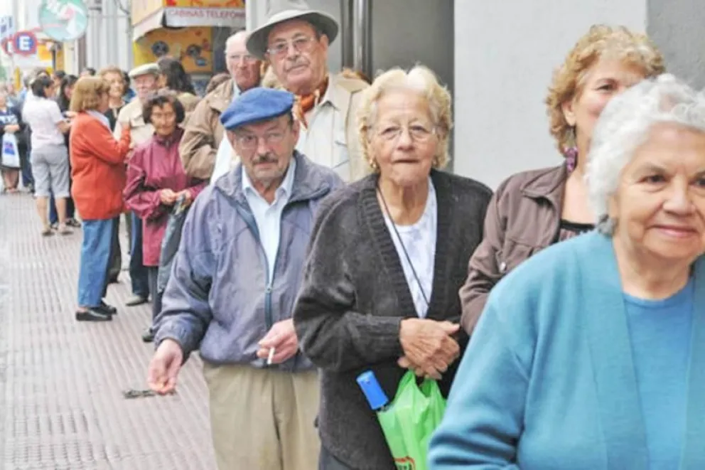 Viajan 100km por una jubilación: ANSES informó cuál es el sistema de cobro para El Cuy