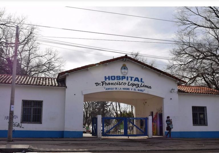 Dicen que fueron “desatendidos” en el Hospital y deben  millón a una clínica: quieren que el Estado pague su deuda