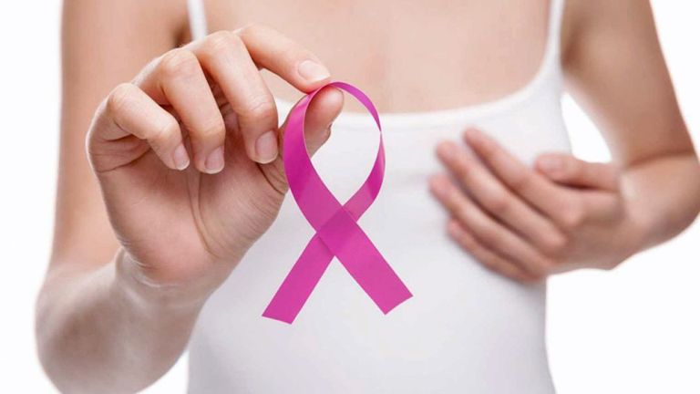 Reclamo de pacientes con cáncer de mamá por suspensión del tratamiento