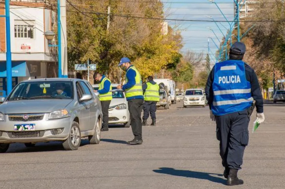 Tuvo una conducta violenta con una inspectora de tránsito, se fugó y deberá donar dinero al hospital