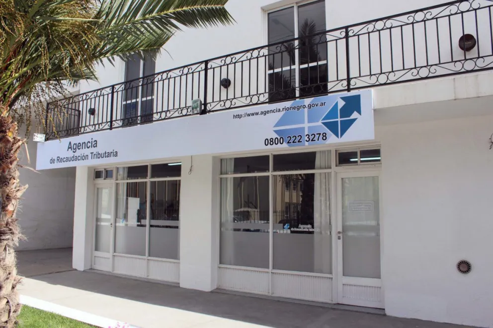 Devuelven impuestos a quienes pagaron de más en patentes e Inmobiliario