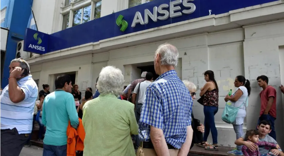 Con un aumento y bono confirmados: cómo quedarán los haberes de jubilados y pensionados a partir de diciembre