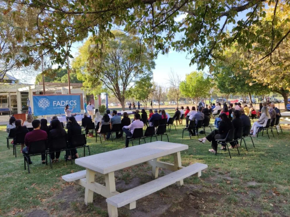 La Facultad de Derecho y Ciencias Sociales celebró 32 nuevos graduados