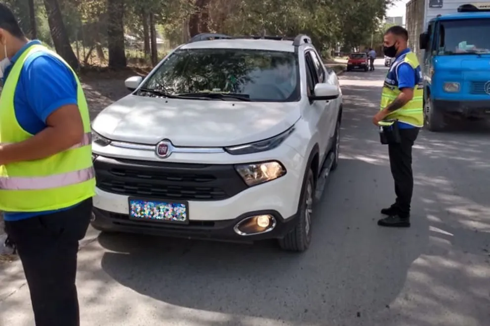 Agredieron a un inspector de tránsito y se dieron a la fuga