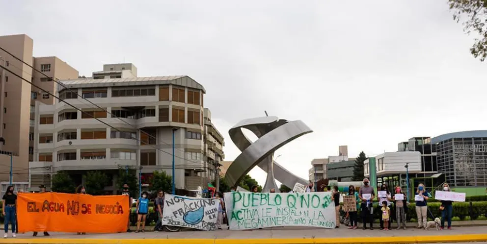 Roca: Buscan 17 mil firmas para prohibir la megaminería en Río Negro