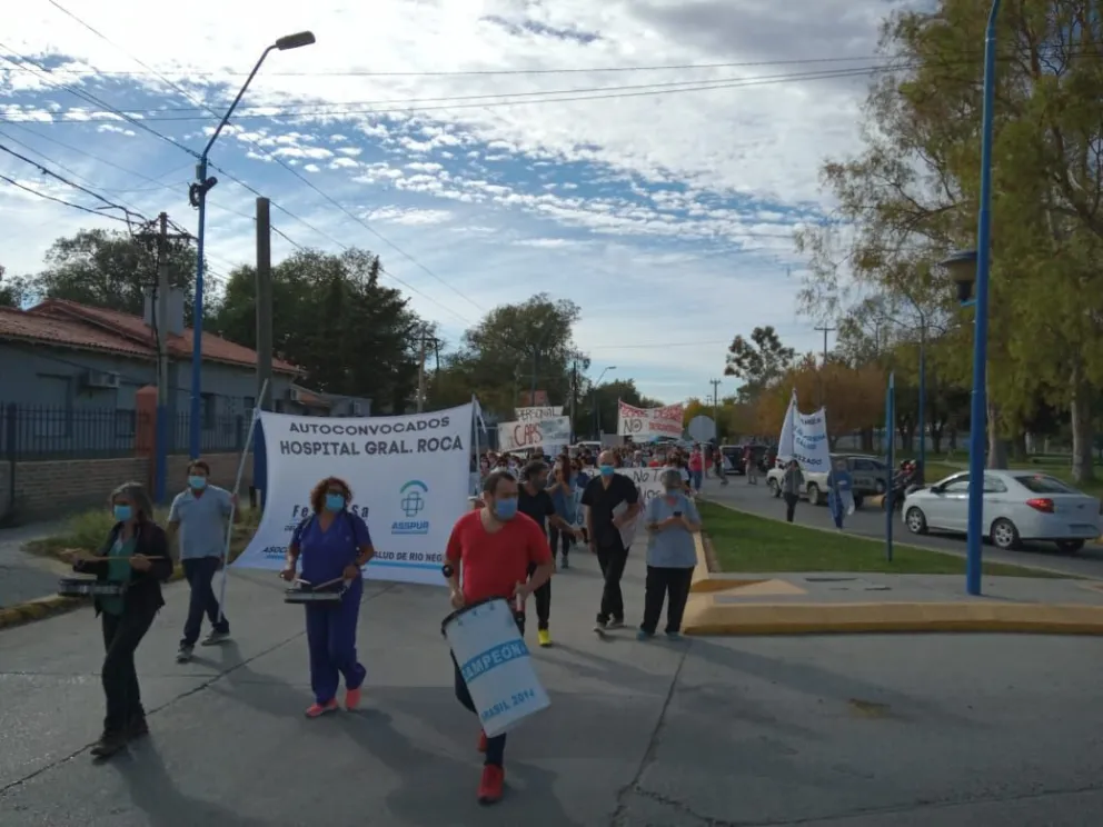 Trabajadores de salud comenzaron un paro de 48 horas
