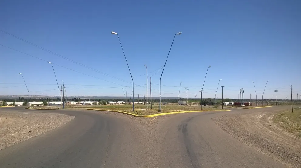Denuncia que se le destruyó un neumático por culpa del mal estado de la Ruta 6