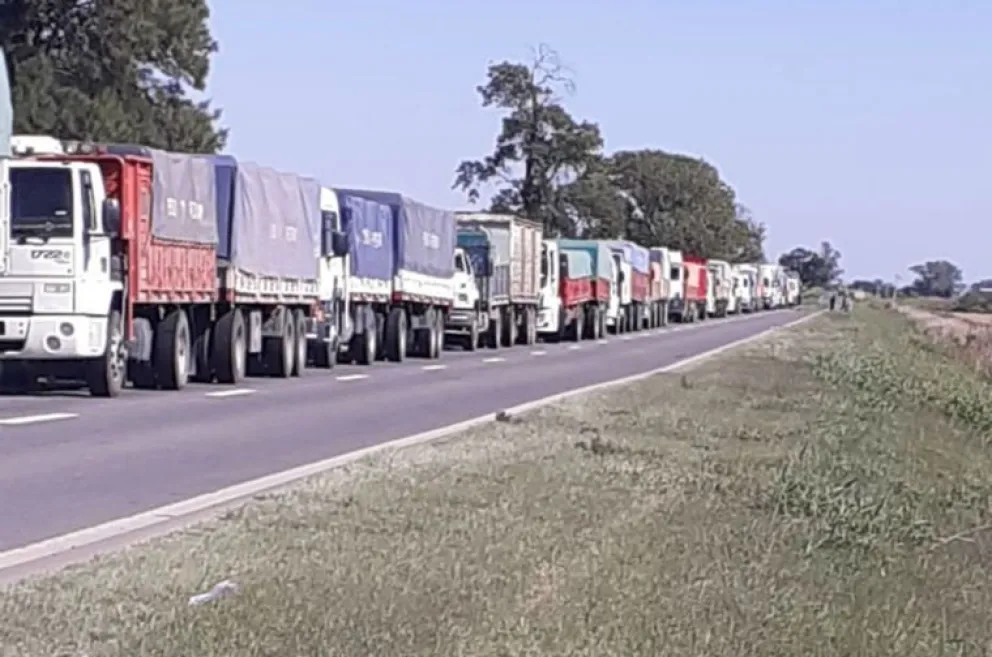 Transportistas volvieron a las rutas regionales