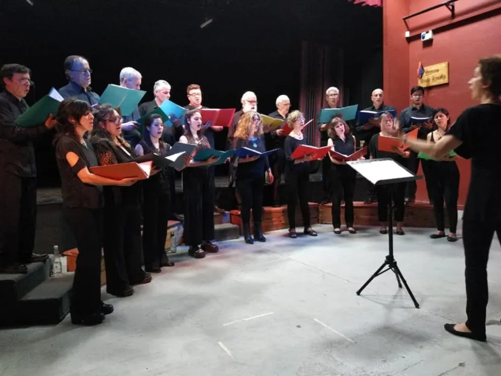 Si el canto es lo tuyo, el Coro Municipal de Cámara de Roca te está buscando