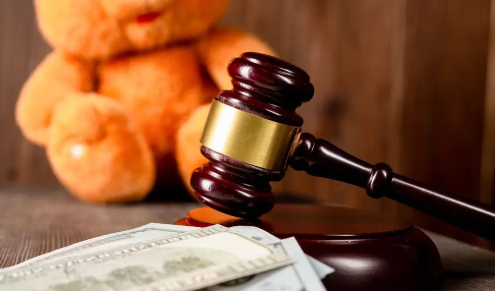 Aún con el padre ausente, pudo reclamar la cuota alimentaria para su hija