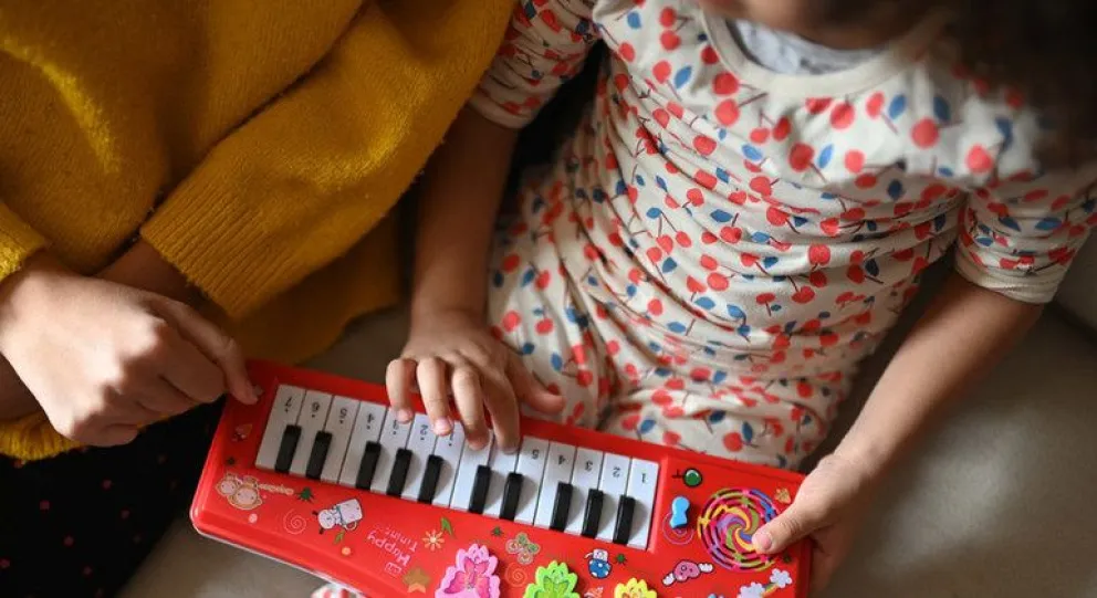 Una niña de 2 años necesita acogimiento familiar urgente 