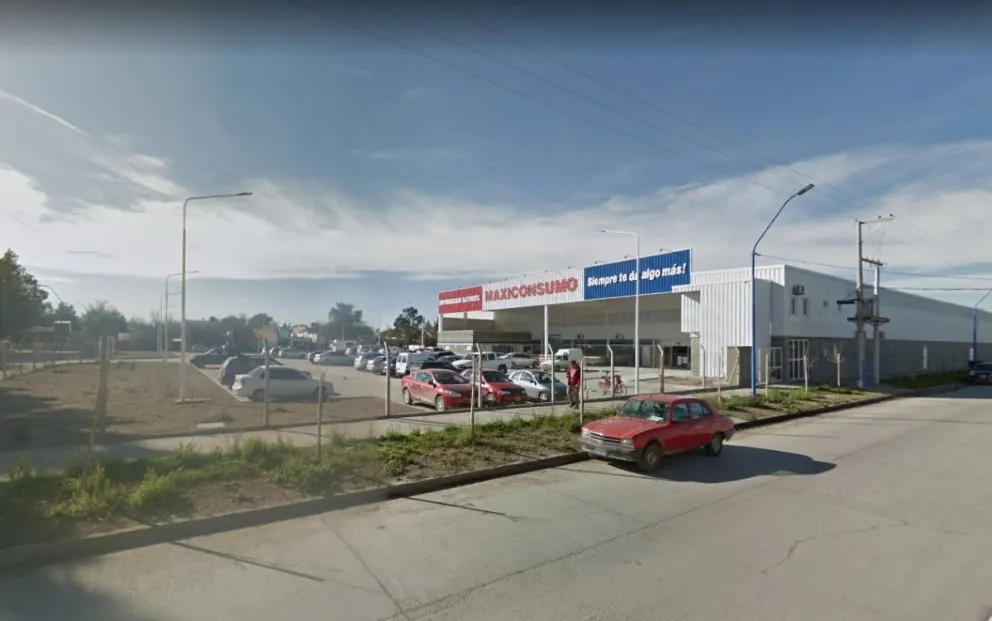 Detuvieron a dos delincuentes que intentaban robar en Maxiconsumo